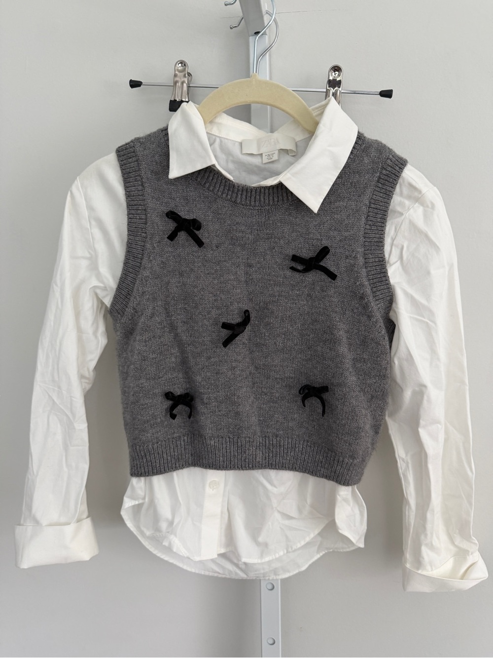 Zara Grey Knit Bow-Appliqué Sweater Vest with White Shirt